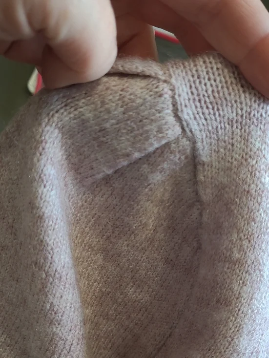 Cleo Petites V-neck. Size L - Picture 4 of 5